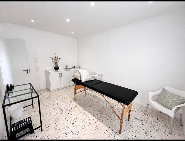 BUSINESS PROPERTY TO RENT IN SANDBAAI